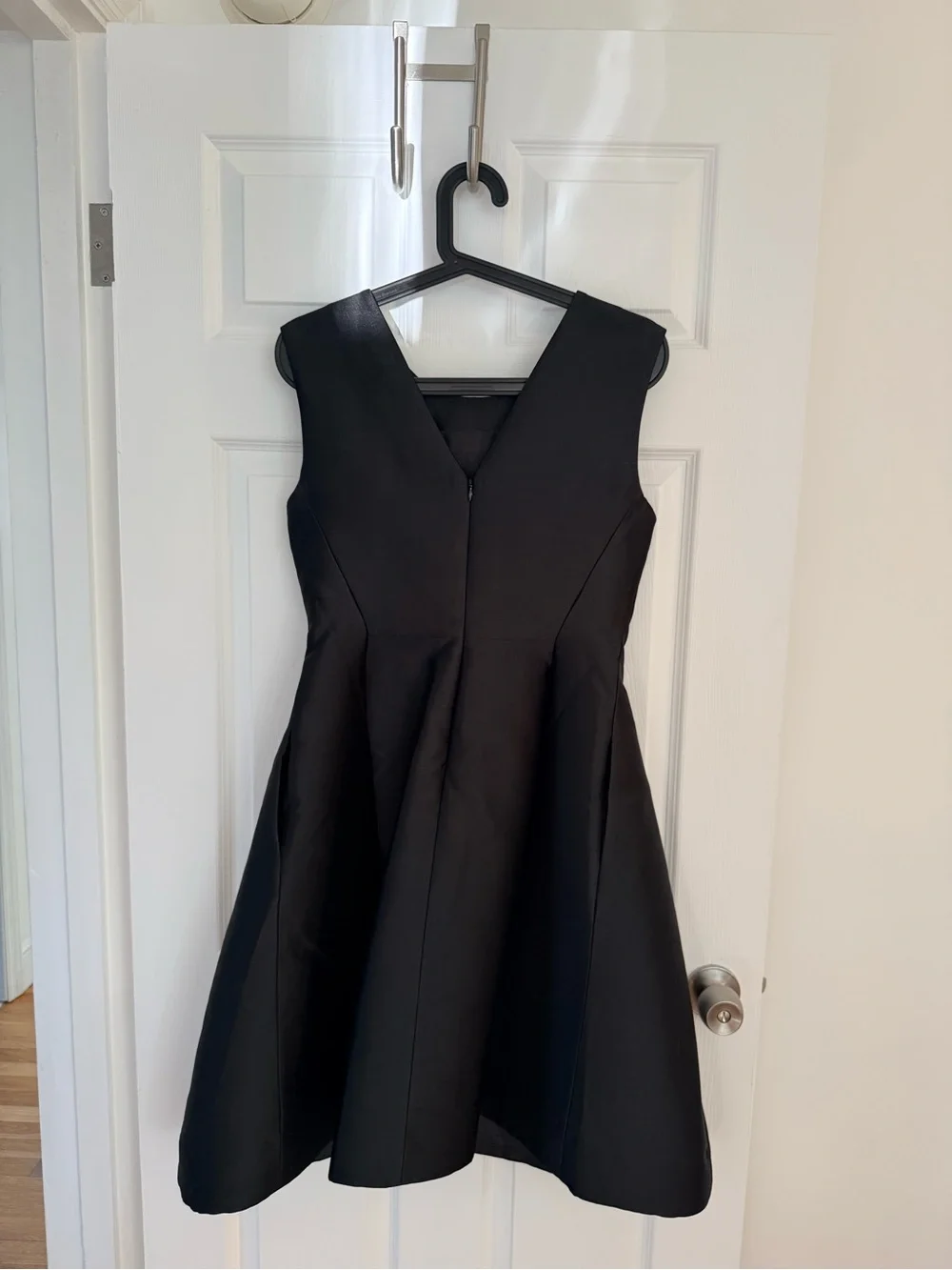 kate spade black and white logo label